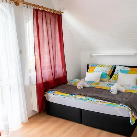Kek Hullam Vendeghaz Guest house
