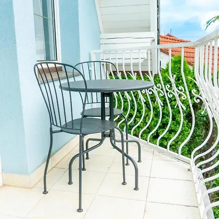 Kek Hullam Vendeghaz Guest house
